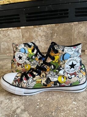 Converse Chuck Taylor All Star Loony Tunes High-Tops. Men’s 8, Women’s 10.